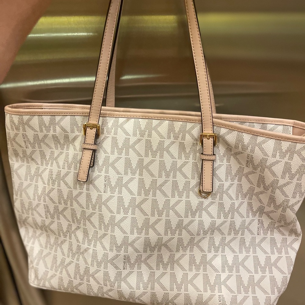 Michael Kors signature Large tote, beige and white
